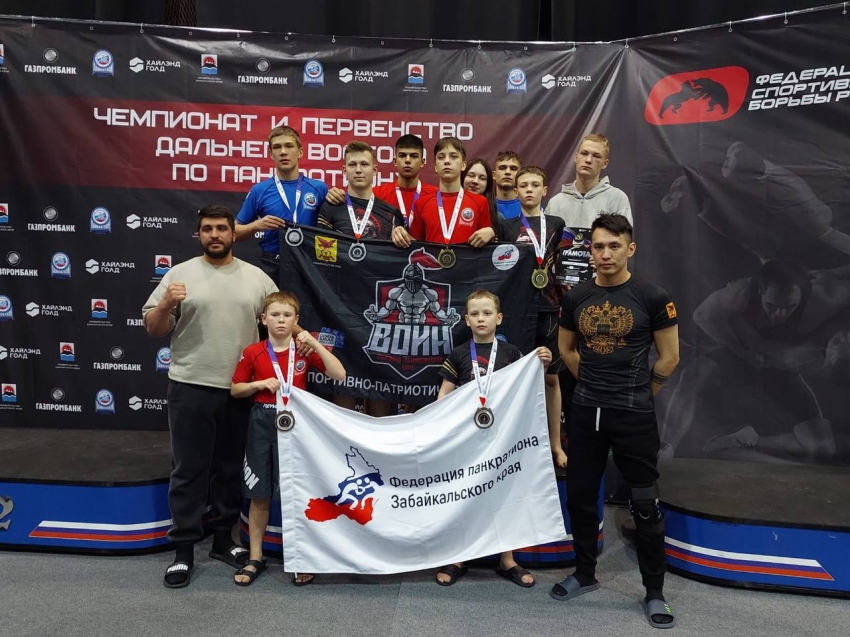 ​Забайкальские спортсмены завоевали 17 медалей на первенстве ДФО по панкратиону